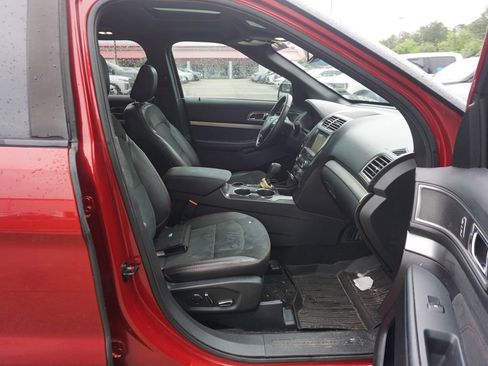 Used 2018 Ford Explorer XLT w/ Equipment Group 202A FWD image 18
