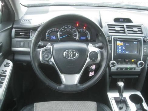 Used 2012 Toyota Camry SE FWD image 13
