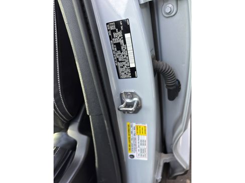 Used 2021 Volvo XC40 T5 R-Design w/ Advanced Package AWD/4WD image 8