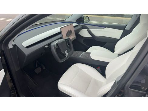 Used 2026 Tesla Model Y Long Range AWD/4WD image 5