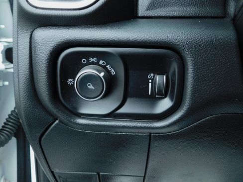 Used 2024 RAM 3500 Tradesman w/ Chrome Appearance Group image 32