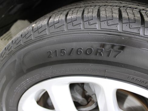 Used 2016 Jeep Renegade Latitude w/ Cold Weather Group image 36