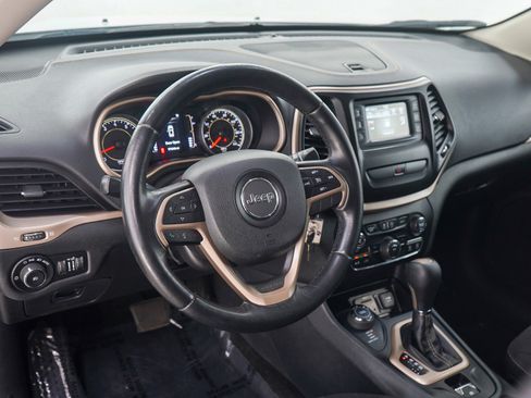 Used 2015 Jeep Cherokee Latitude AWD/4WD image 23