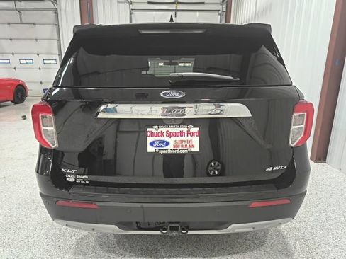 Used 2023 Ford Explorer XLT w/ Equipment Group 202A AWD/4WD image 7