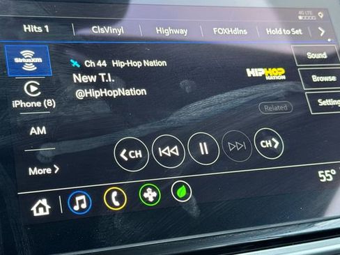 Used 2023 Chevrolet Bolt EUV Premier image 26