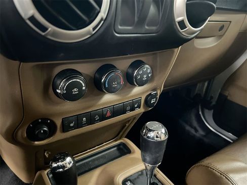 Used 2011 Jeep Wrangler Sahara image 14