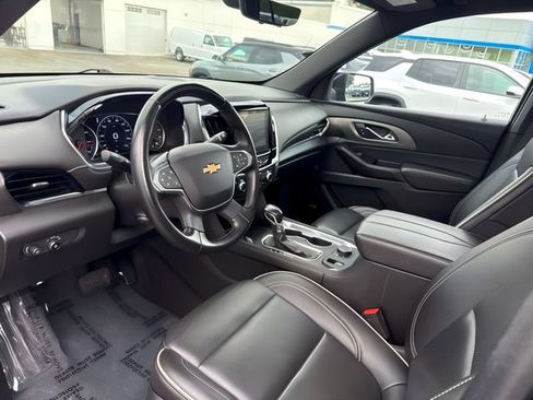 Used 2023 Chevrolet Traverse Premier AWD/4WD image 13
