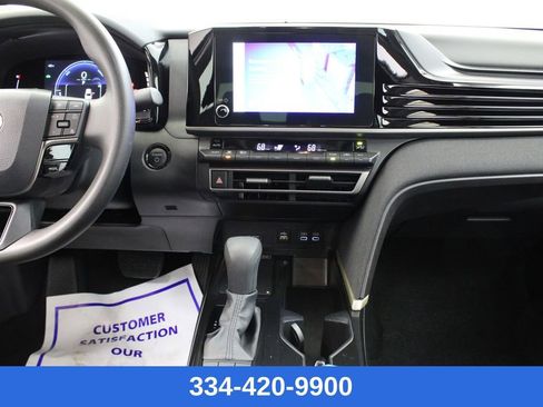 Used 2025 Toyota Camry LE image 19