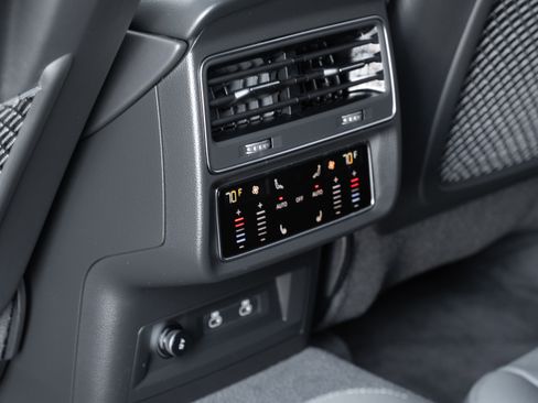 Certified 2025 Audi Q7 3.0T Premium Plus w/ Premium Plus Package image 28