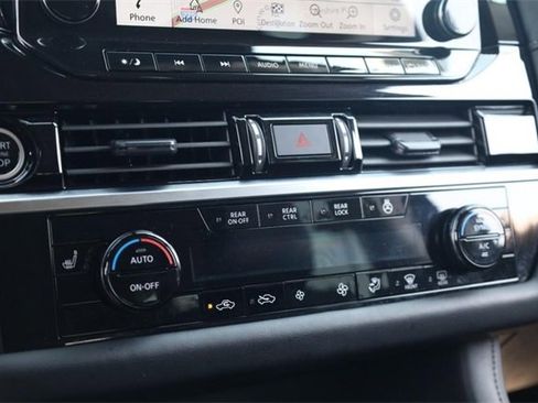 Certified 2024 Nissan Pathfinder SL image 16