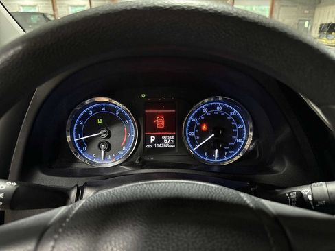 Used 2018 Toyota Corolla LE FWD image 30