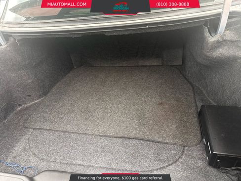 Used 1997 Cadillac De Ville Sedan w/ Comfort/Convenience Pkg image 9