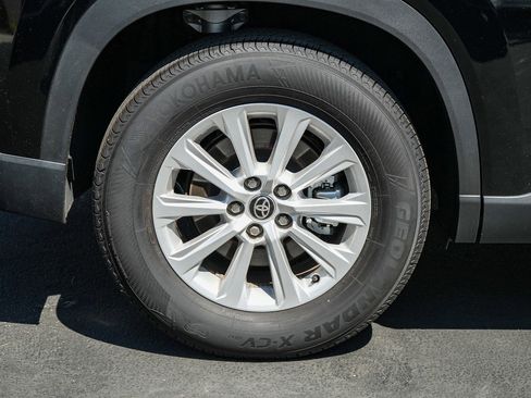 Used 2025 Toyota Grand Highlander FWD image 11