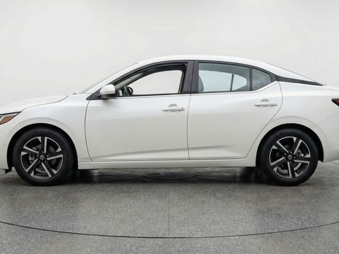 Used 2025 Nissan Sentra SV FWD image 5