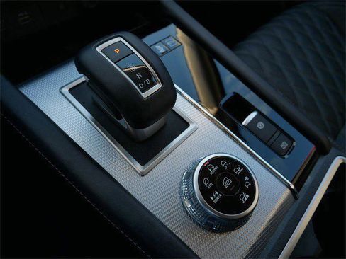 Used 2025 Mitsubishi Outlander SEL image 22