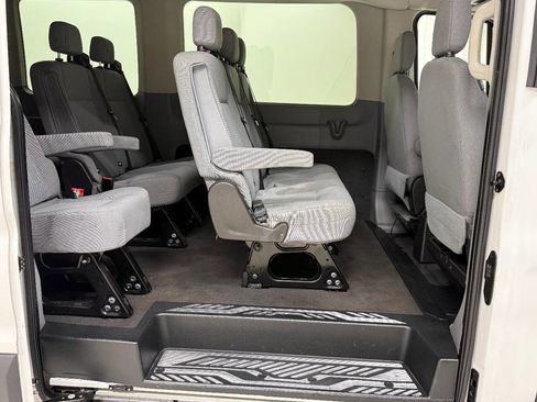 Used 2015 Ford Transit 350 XLT image 30