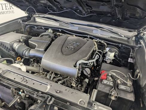 Used 2021 Toyota Tacoma SR5 RWD image 32