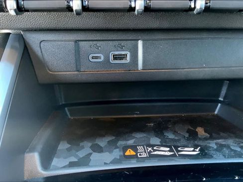 Used 2025 Chevrolet Colorado Z71 image 31