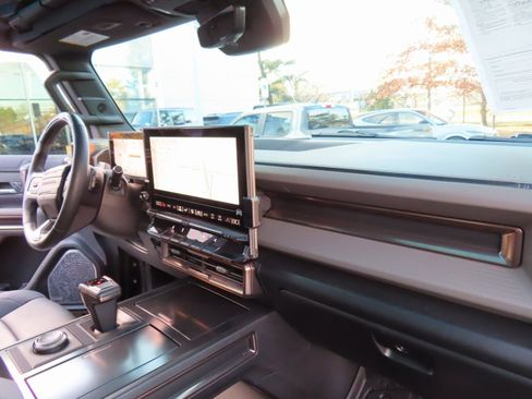 Used 2025 GMC Hummer EV 3X image 19