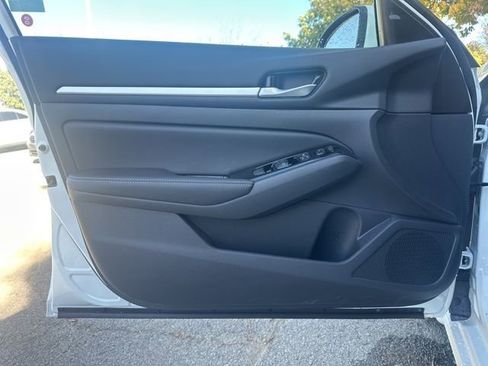 New 2025 Nissan Altima 2.5 SL image 13