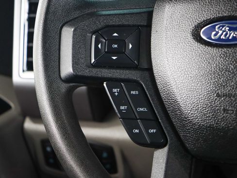 Used 2015 Ford F150 XLT image 13