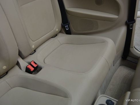 Used 2013 Volkswagen Beetle 2.5 image 28