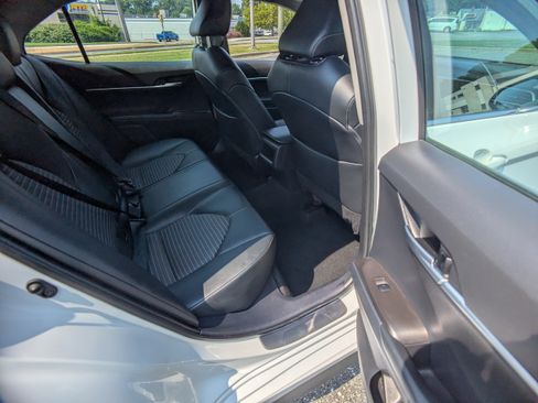 Used 2024 Toyota Camry SE w/ Cold Weather Package FWD image 13