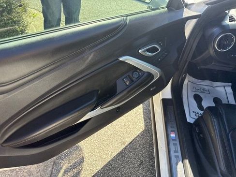 Used 2016 Chevrolet Camaro SS image 17
