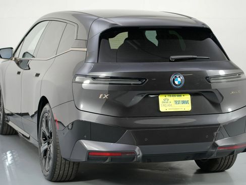 Used 2022 BMW iX xDrive50 w/ Premium Package image 52