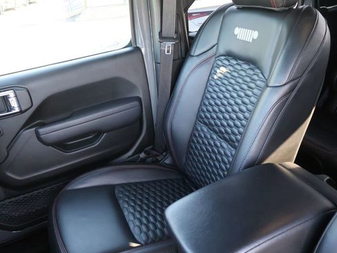 Used 2022 Jeep Gladiator Rubicon w/ LED Lighting Group AWD/4WD image 27