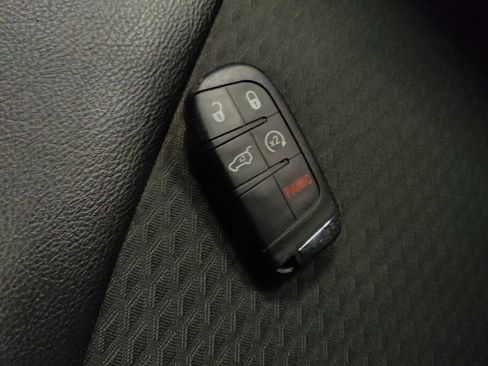 Used 2022 Jeep Compass Latitude w/ Convenience Group FWD image 32