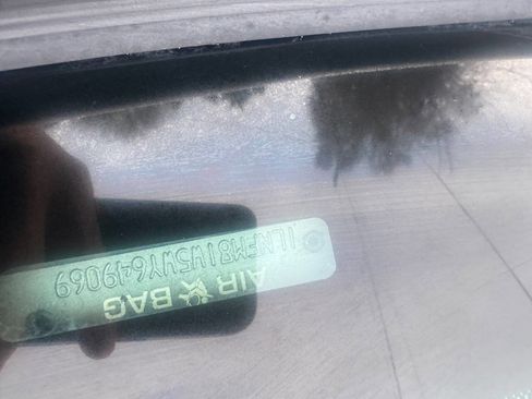 Used 1998 Lincoln Town Car Executive image 29