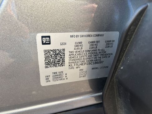 Used 2025 Chevrolet Trax LT image 29