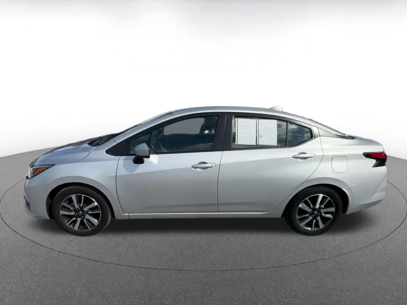 Used 2025 Nissan Versa SV FWD image 8