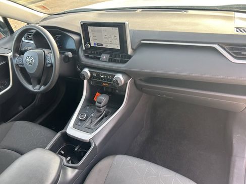 Used 2025 Toyota RAV4 XLE image 19