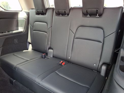 Used 2024 Nissan Pathfinder SL w/ SL Premium Package AWD/4WD image 11