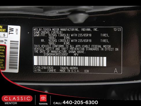Used 2024 Toyota Highlander XLE FWD image 24