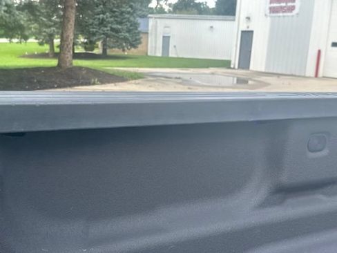 Used 2016 GMC Sierra 1500 SLT w/ All-Terrain Package AWD/4WD image 8