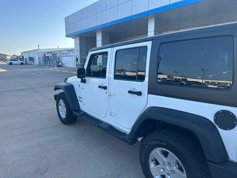 Used 2014 Jeep Wrangler Unlimited Sport w/ Quick Order Package 24S AWD/4WD image 27