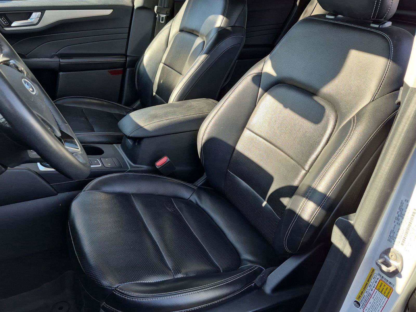 Used 2022 Ford Escape SEL w/ Technology Package AWD/4WD image 11