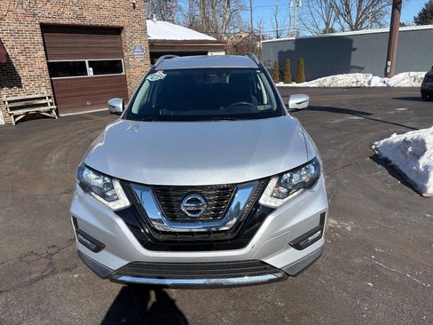 Used 2017 Nissan Rogue SV w/ SV Premium Package image 7