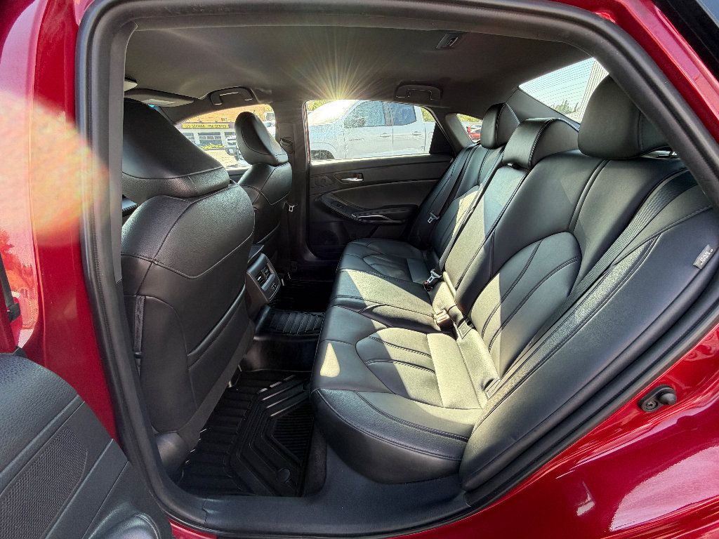 Used 2022 Toyota Avalon XLE FWD image 3