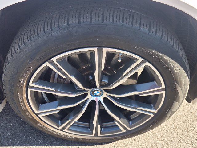 Certified 2024 BMW X5 xDrive50e w/ Executive Package AWD/4WD image 8