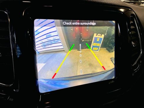 Used 2018 Jeep Compass Limited image 20