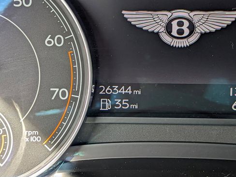 Used 2018 Bentley Bentayga Onyx Edition image 19