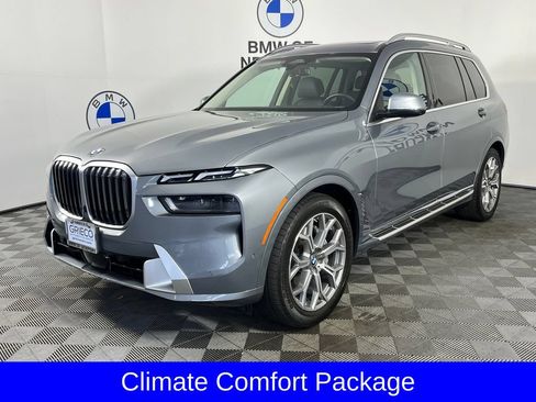 Used 2023 BMW X7 xDrive40i AWD/4WD image 3