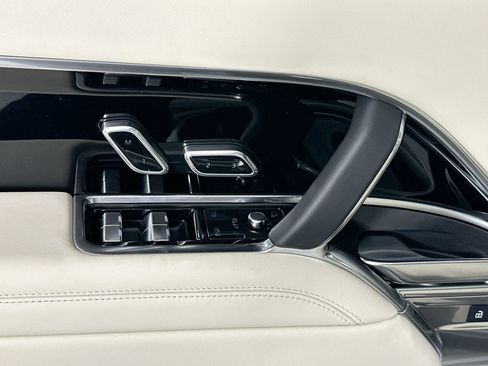 New 2025 Land Rover Range Rover SE image 20