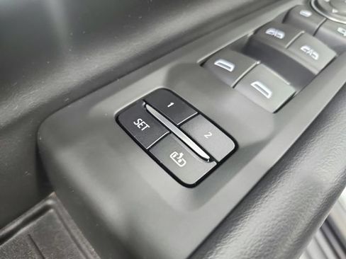 Used 2023 Chevrolet Suburban Premier AWD/4WD image 22