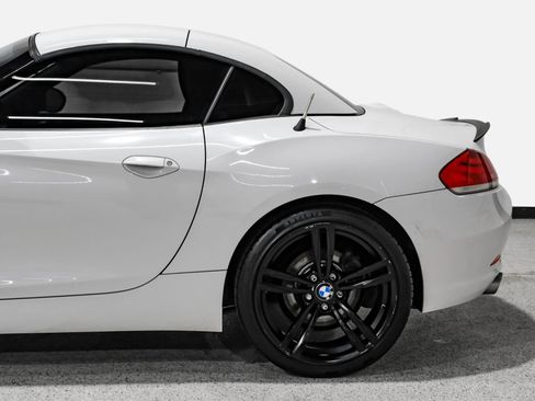 Used 2016 BMW Z4 sDrive28i w/ Technology Package RWD image 13