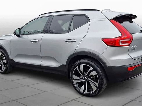 Used 2023 Volvo XC40 B5 Ultimate w/ Protection Package Premier image 6